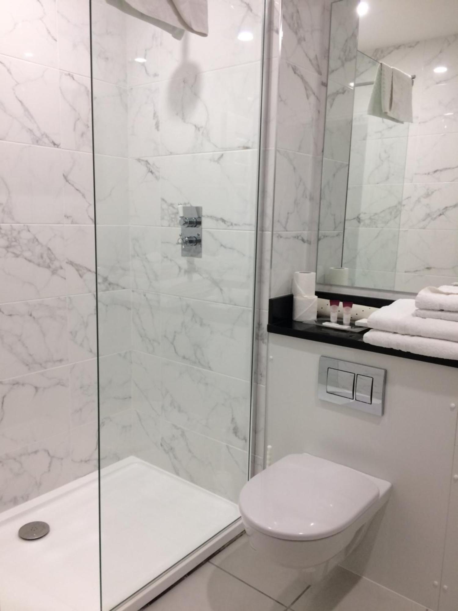 Double Room Private Bathroom